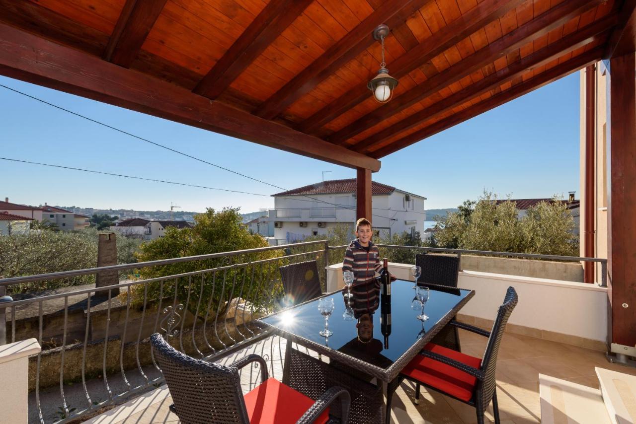 Apartmani Petra โตรกีร์ ภายนอก รูปภาพ