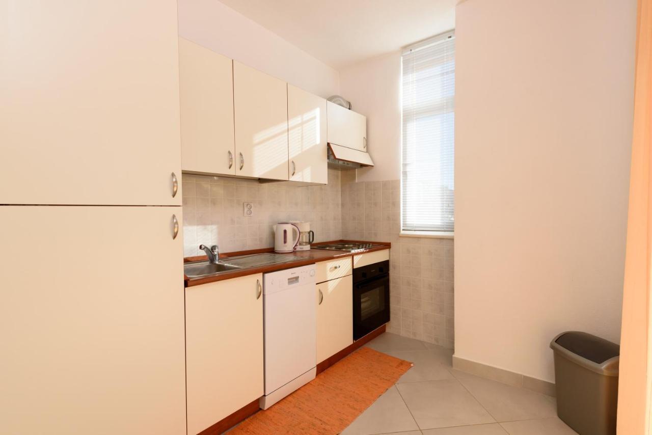 Apartmani Petra โตรกีร์ ภายนอก รูปภาพ