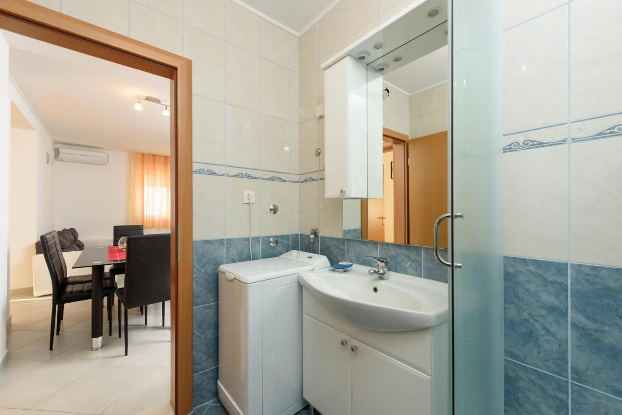 Apartmani Petra โตรกีร์ ภายนอก รูปภาพ